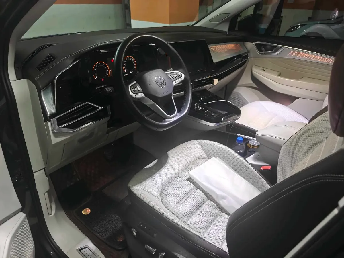 2021 Volkswagen Talagon 2.0T 220HP L4 7DCT,autocango,china used car exporter,china ev exporter,chinese used car exporter,chinese used ev exporter