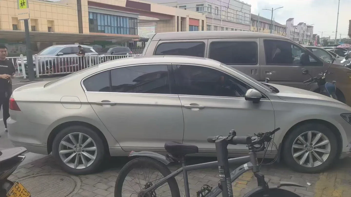 2018 Volkswagen Magotan 1.8T 180HP L4 7DCT,autocango,china used car exporter,china ev exporter,chinese used car exporter,chinese used ev exporter