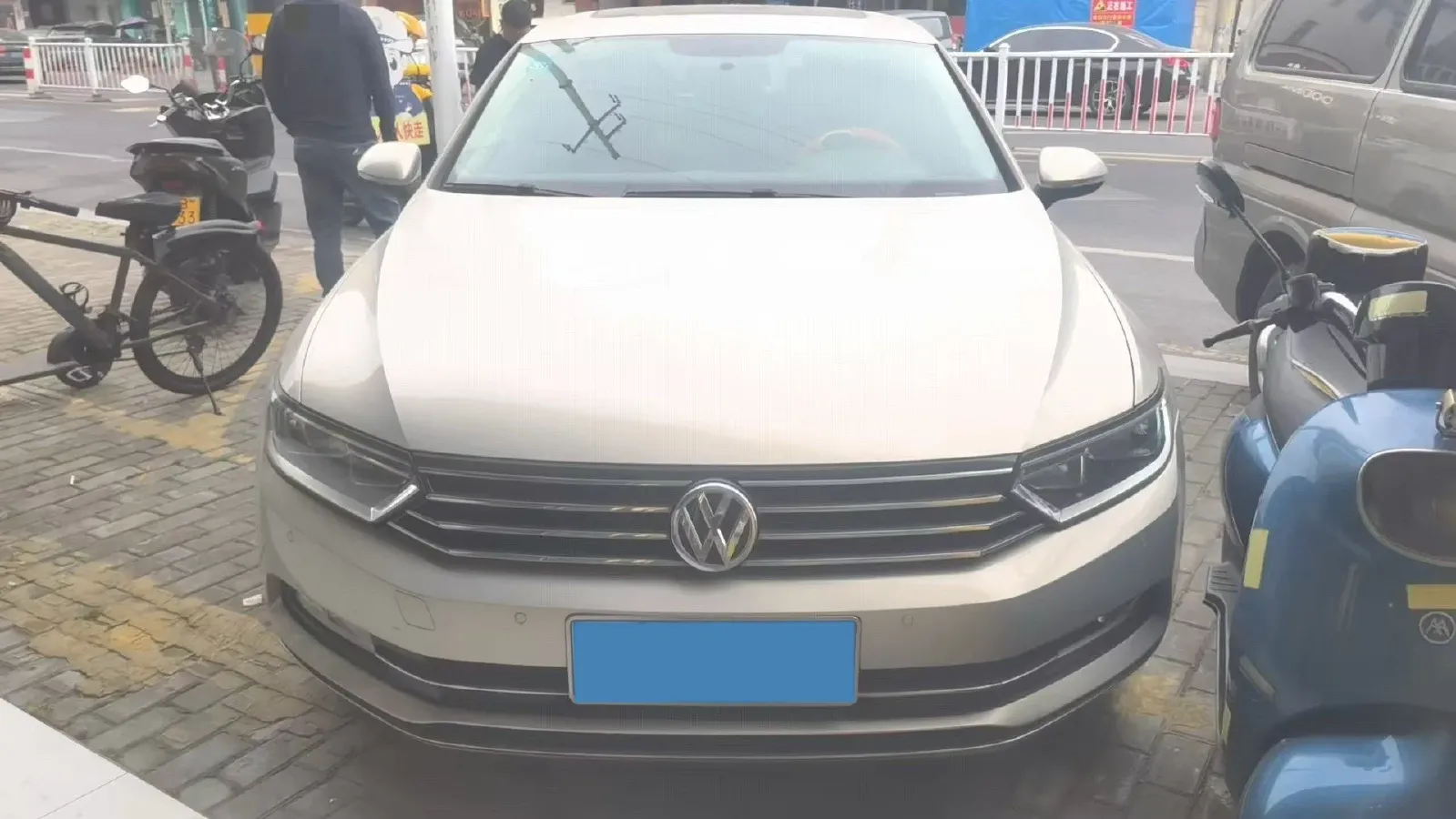 2018 Volkswagen Magotan 1.8T 180HP L4 7DCT,autocango,china used car exporter,china ev exporter,chinese used car exporter,chinese used ev exporter