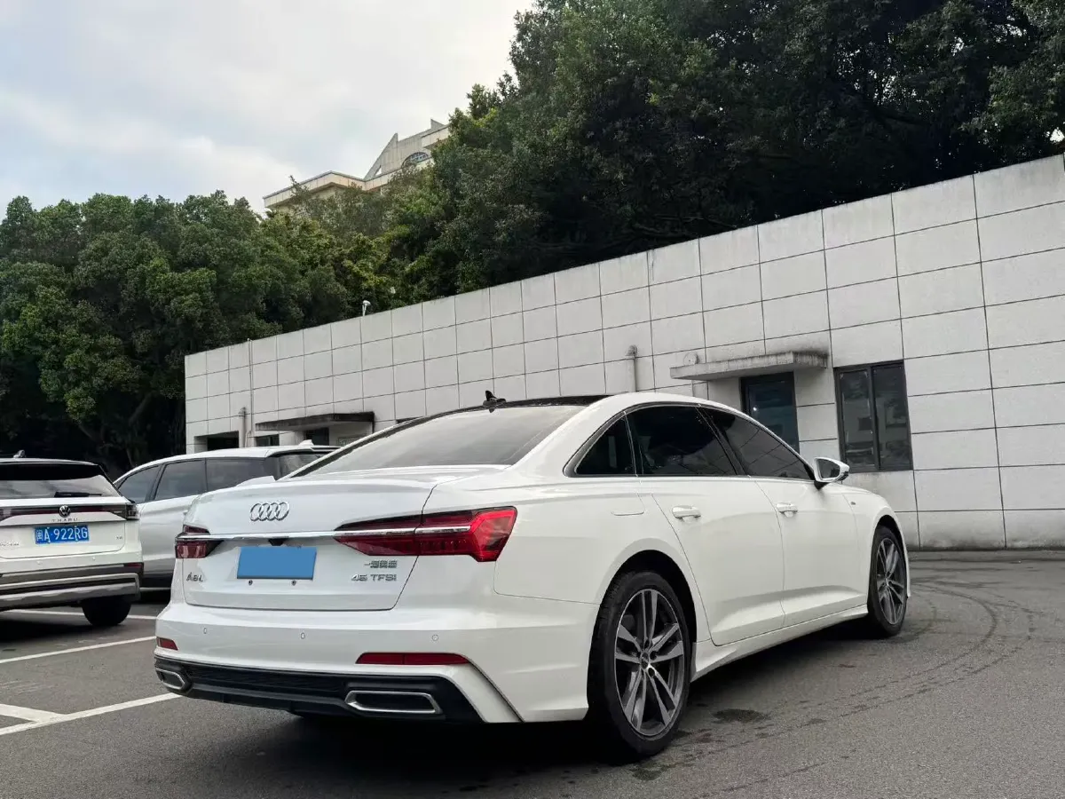 2019 Mercedes-Benz E Class 1.5T 184HP L4 9AT,autocango,china used car exporter,china ev exporter,chinese used car exporter,chinese used ev exporter