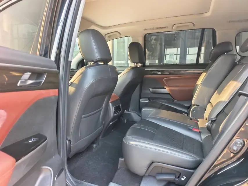 2017 GAC Trumpchi GS8 2.0T 201HP L4 6AT,autocango,china used car exporter,china ev exporter,chinese used car exporter,chinese used ev exporter