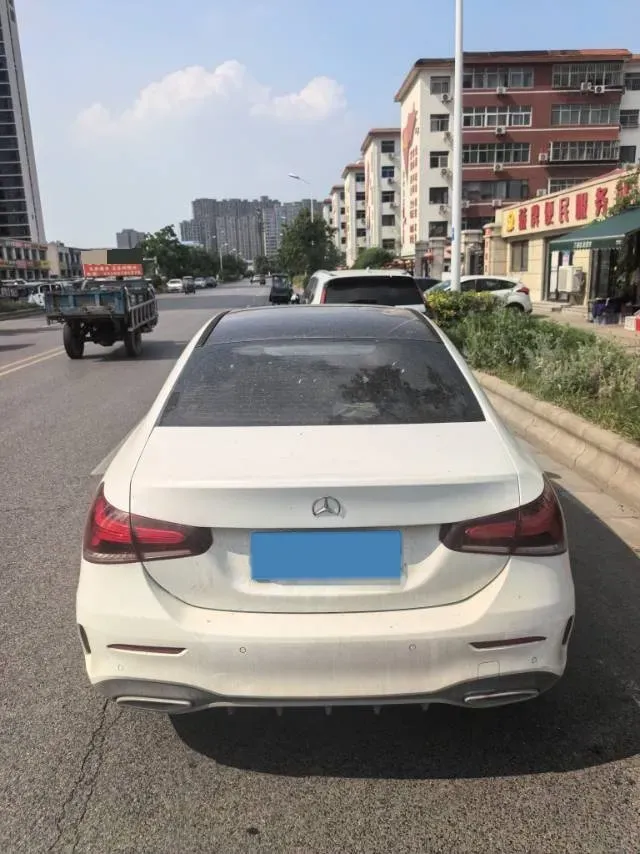 2020 Mercedes-Benz A Class 1.3T 163HP L4 7DCT,autocango,china used car exporter,china ev exporter,chinese used car exporter,chinese used ev exporter