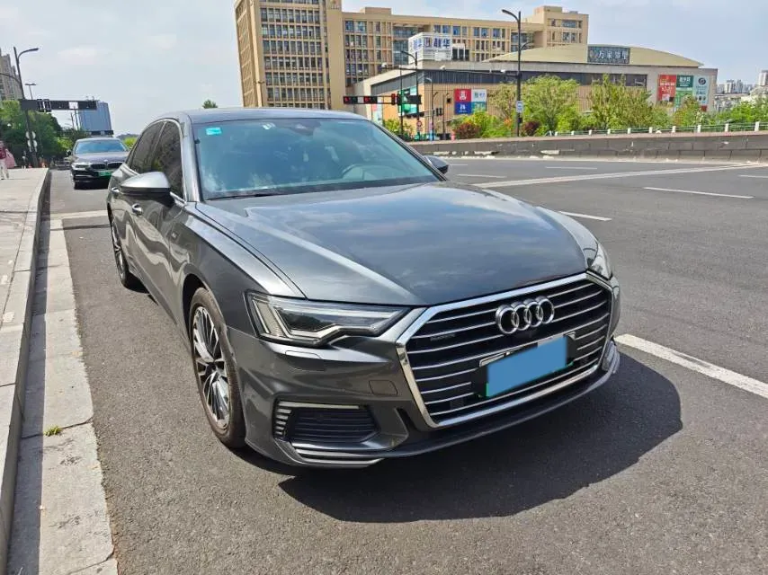 2020 Audi A6L 2.0T 252HP L4 7DCT PHEV 14.1KWH,autocango,china used car exporter,china ev exporter,chinese used car exporter,chinese used ev exporter