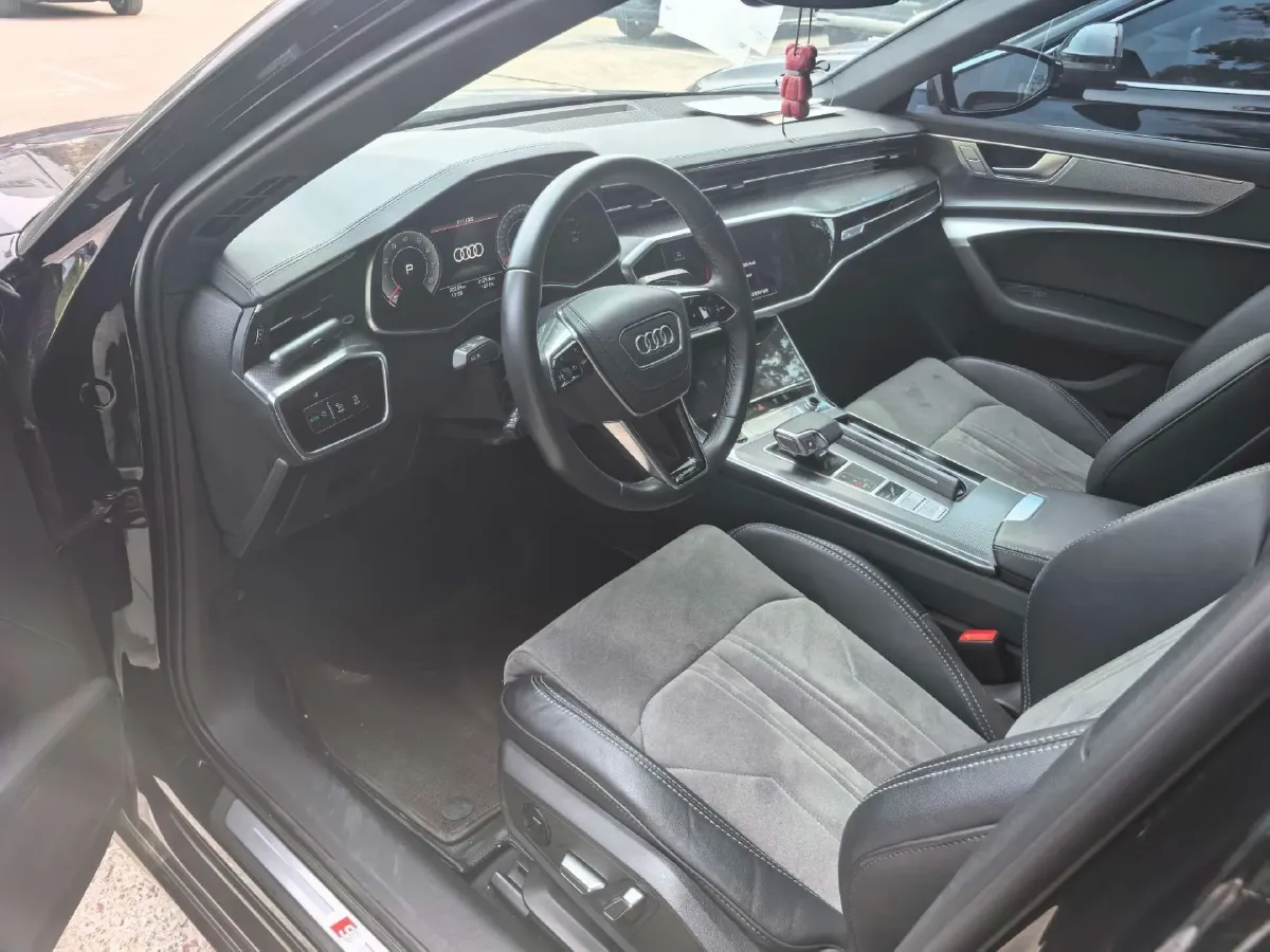 2019 Mercedes-Benz GLC Class 2.0T 245HP L4 9AT,autocango,china used car exporter,china ev exporter,chinese used car exporter,chinese used ev exporter