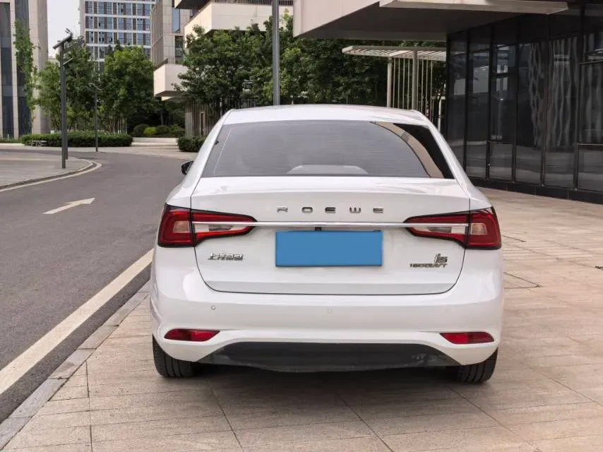 2020 Roewe i5 1.5L 120HP L4 CVT,autocango,china used car exporter,china ev exporter,chinese used car exporter,chinese used ev exporter