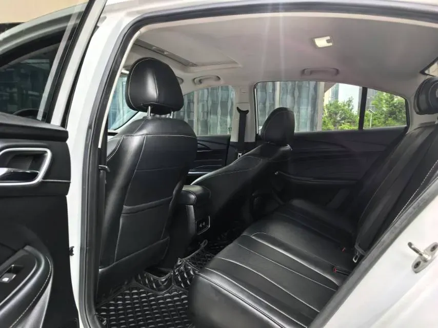 2020 Roewe i5 1.5L 120HP L4 CVT,autocango,china used car exporter,china ev exporter,chinese used car exporter,chinese used ev exporter