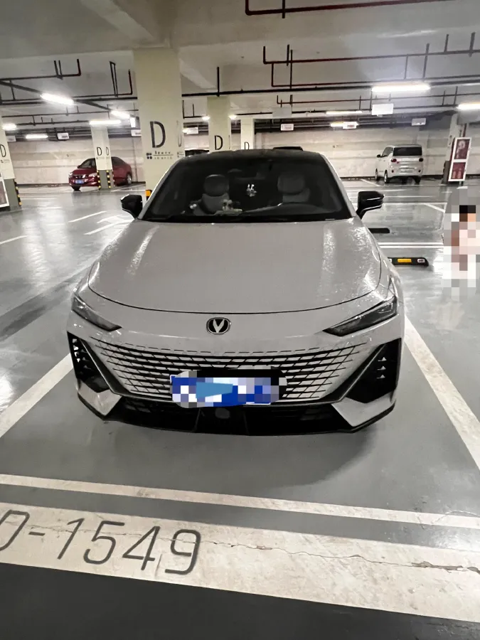 2022 ChangAn UNI-V 1.5T 188HP L4 7DCT,autocango,china used car exporter,china ev exporter,chinese used car exporter,chinese used ev exporter