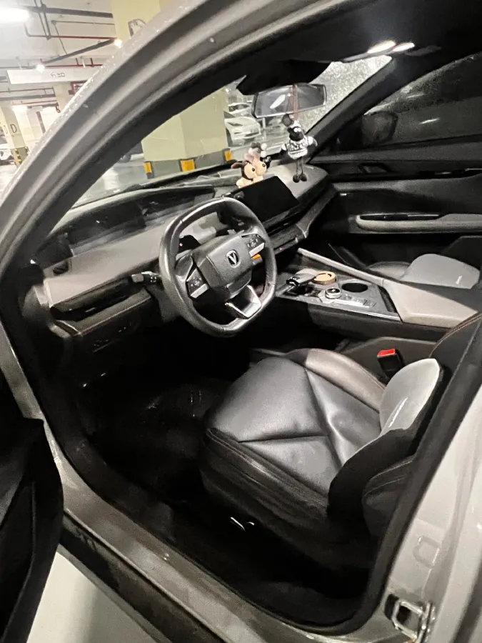 2022 ChangAn UNI-V 1.5T 188HP L4 7DCT,autocango,china used car exporter,china ev exporter,chinese used car exporter,chinese used ev exporter