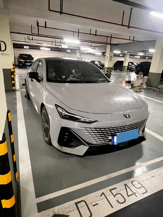2022 ChangAn UNI-V 1.5T 188HP L4 7DCT,autocango,china used car exporter,china ev exporter,chinese used car exporter,chinese used ev exporter