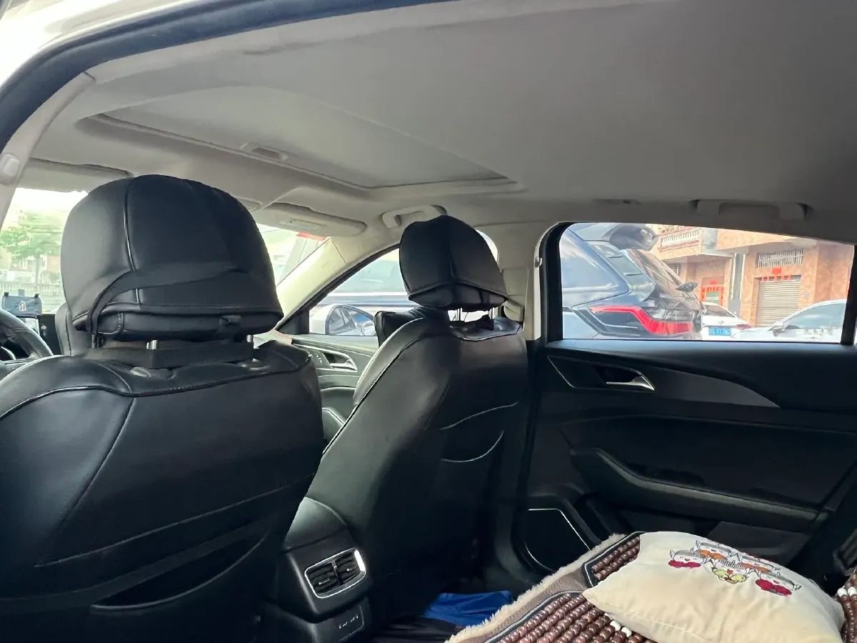 2020 HongQi H5 1.5T 169HP L4 7DCT,autocango,china used car exporter,china ev exporter,chinese used car exporter,chinese used ev exporter