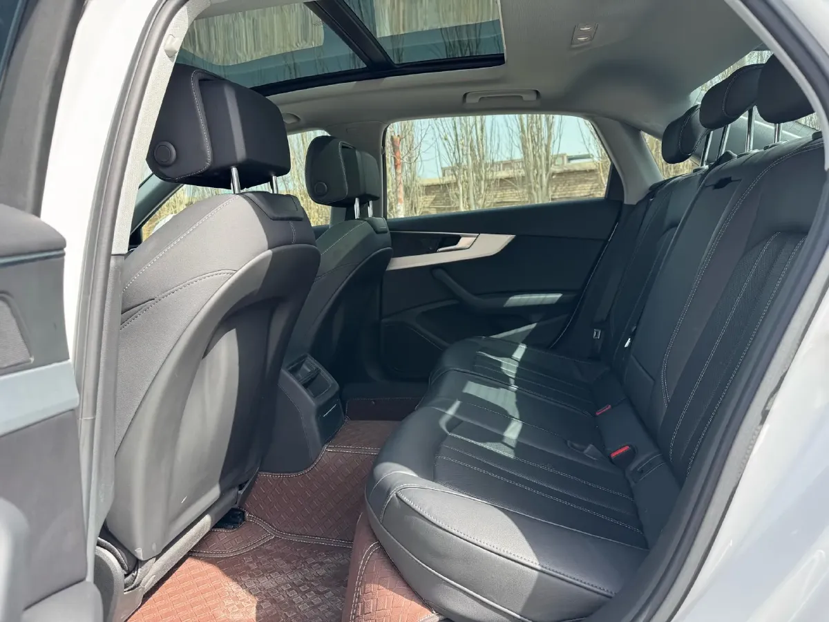 2020 Audi A4L 2.0T 190HP L4 7DCT,autocango,china used car exporter,china ev exporter,chinese used car exporter,chinese used ev exporter