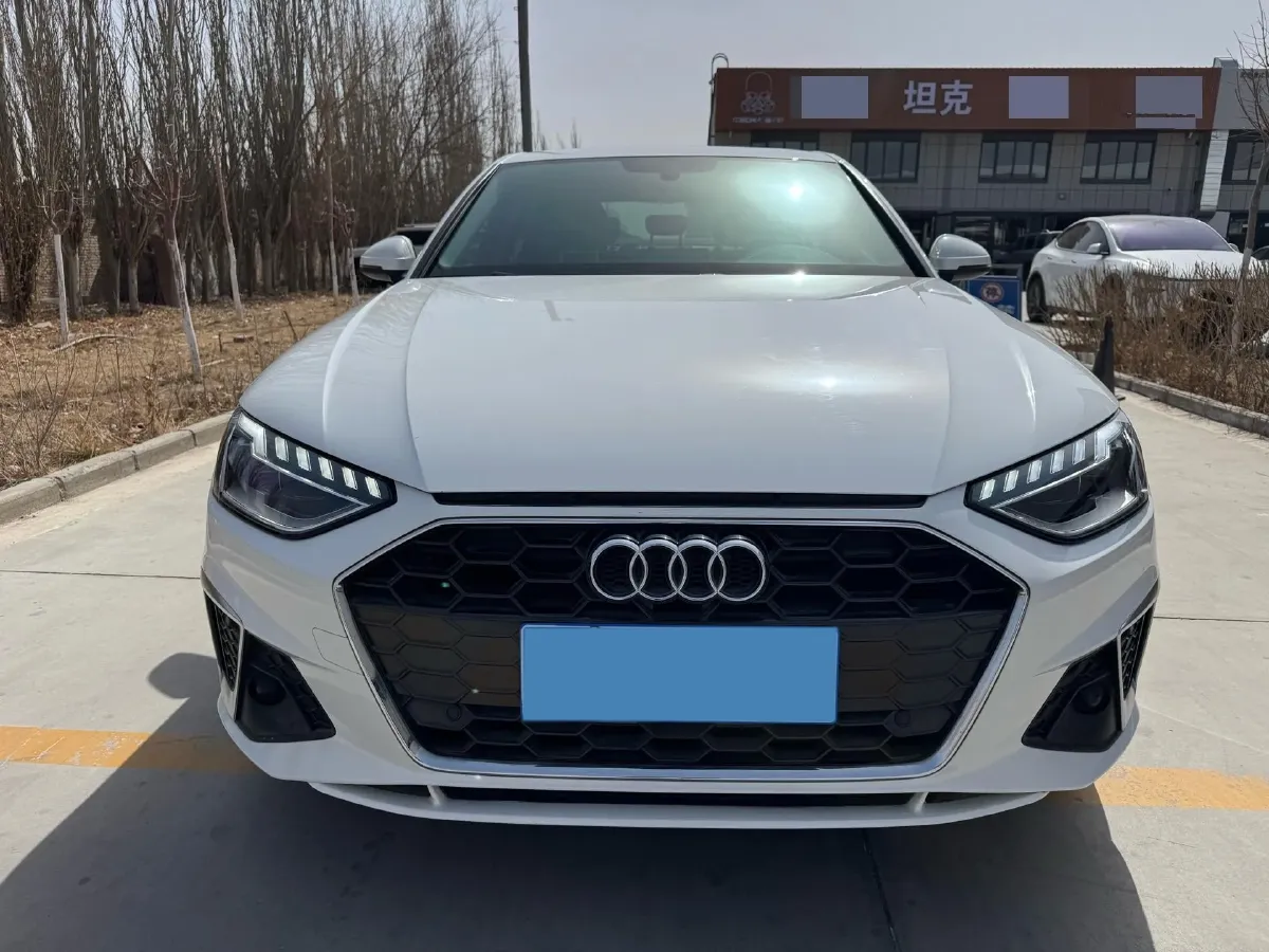 2020 Audi A4L 2.0T 190HP L4 7DCT,autocango,china used car exporter,china ev exporter,chinese used car exporter,chinese used ev exporter