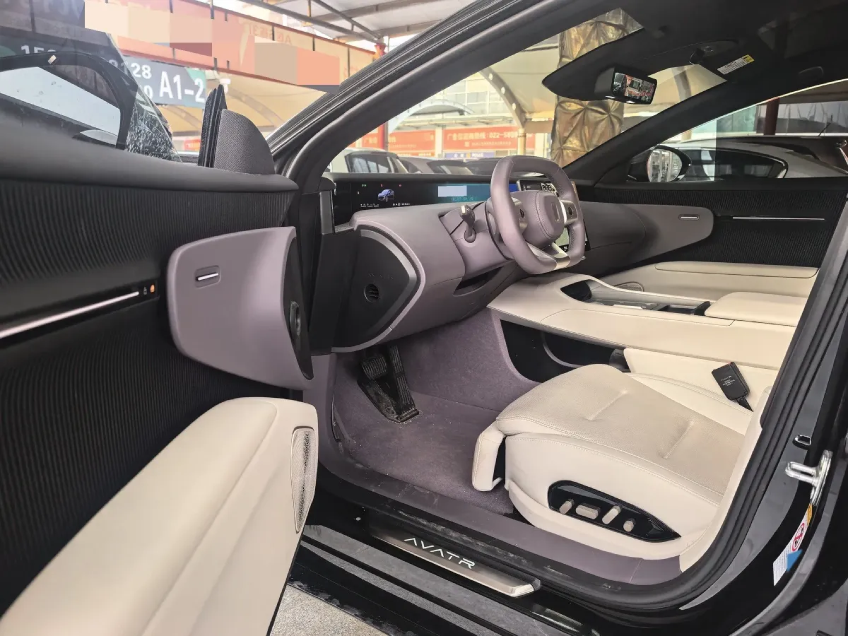 2025 Avatr 12 1.5T 156HP L4 REEV 39.05KWH,autocango,china used car exporter,china ev exporter,chinese used car exporter,chinese used ev exporter