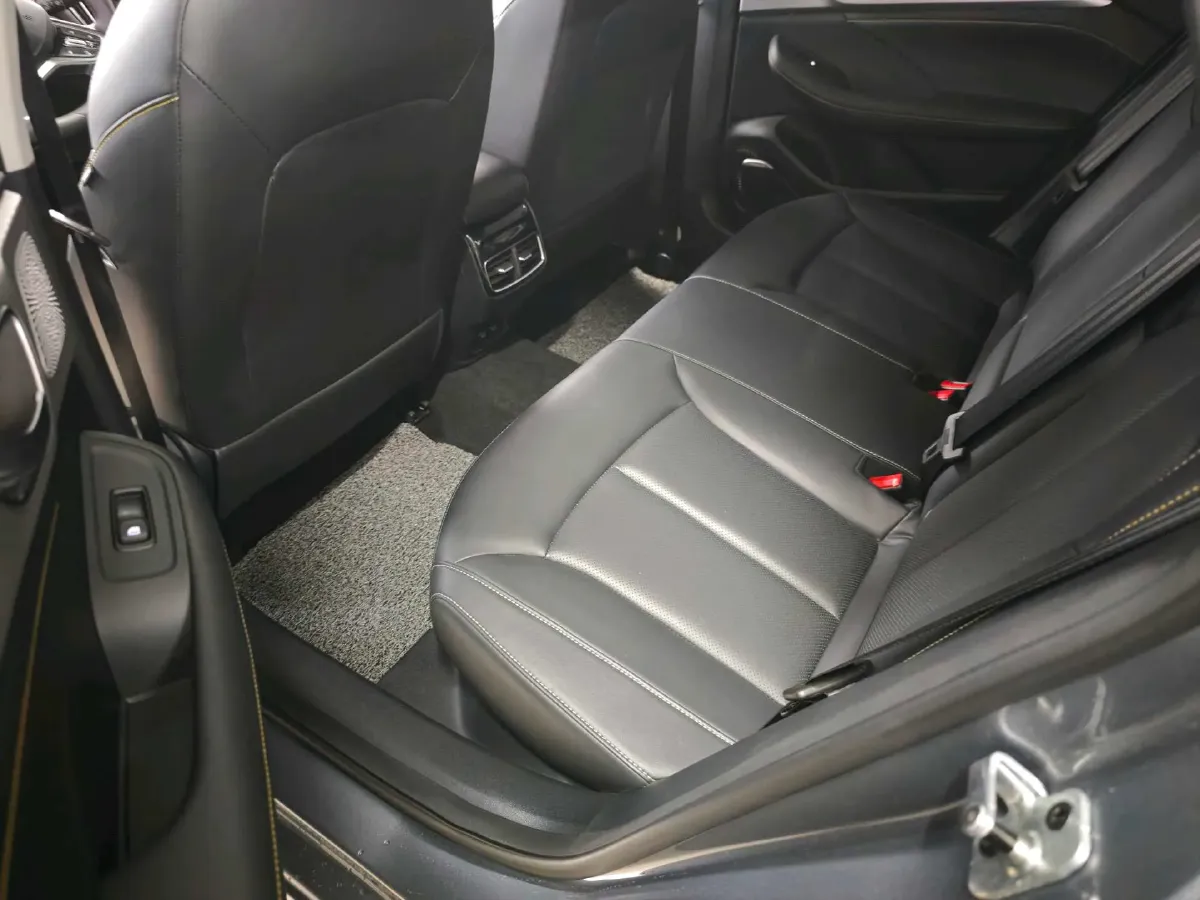 2020 Roewe i6 MAX 1.5T 173HP L4 7DCT,autocango,china used car exporter,china ev exporter,chinese used car exporter,chinese used ev exporter