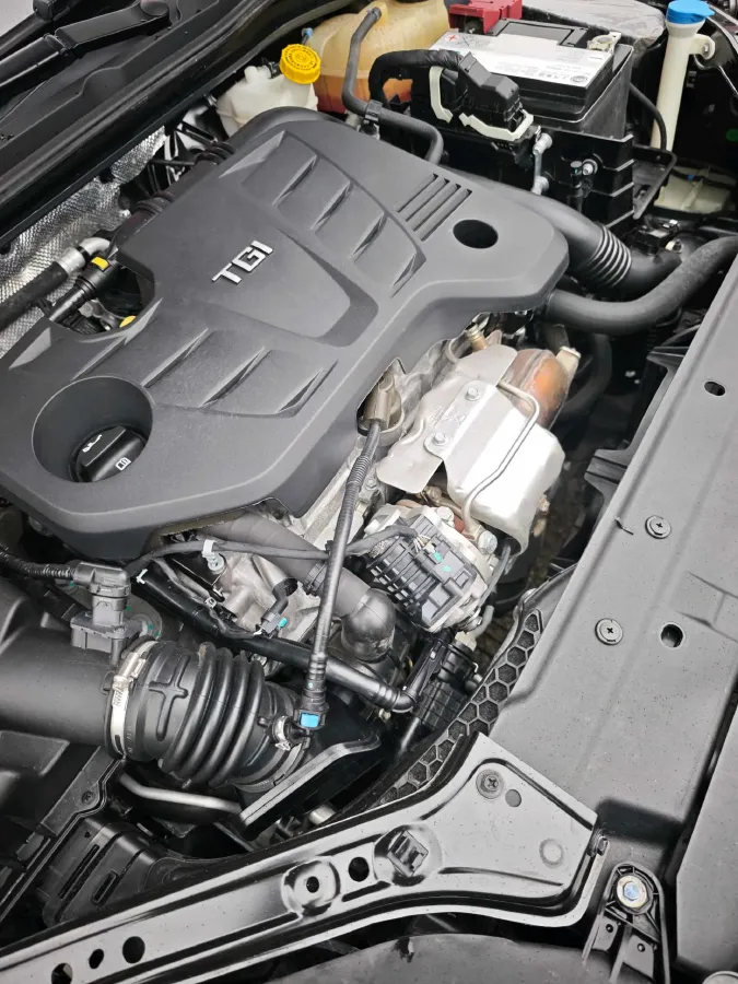 2020 Roewe i6 MAX 1.5T 173HP L4 7DCT,autocango,china used car exporter,china ev exporter,chinese used car exporter,chinese used ev exporter