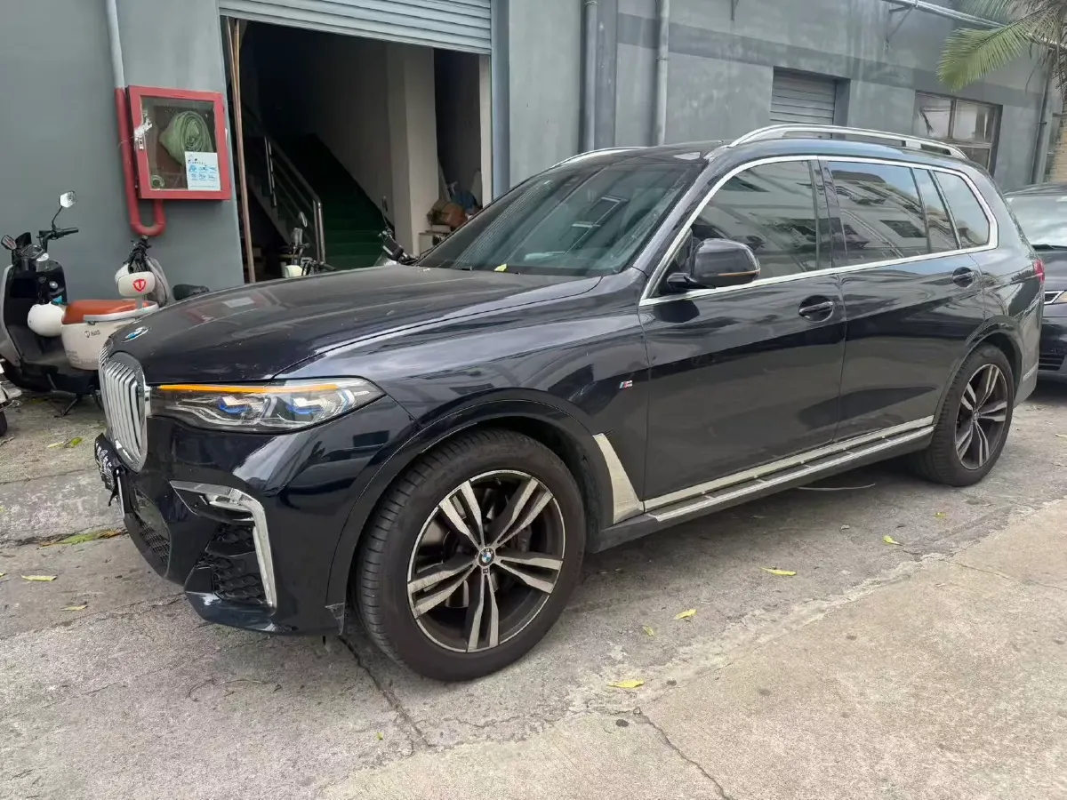 2022 BMW X7 3.0T 340HP L6 8AT,autocango,china used car exporter,china ev exporter,chinese used car exporter,chinese used ev exporter