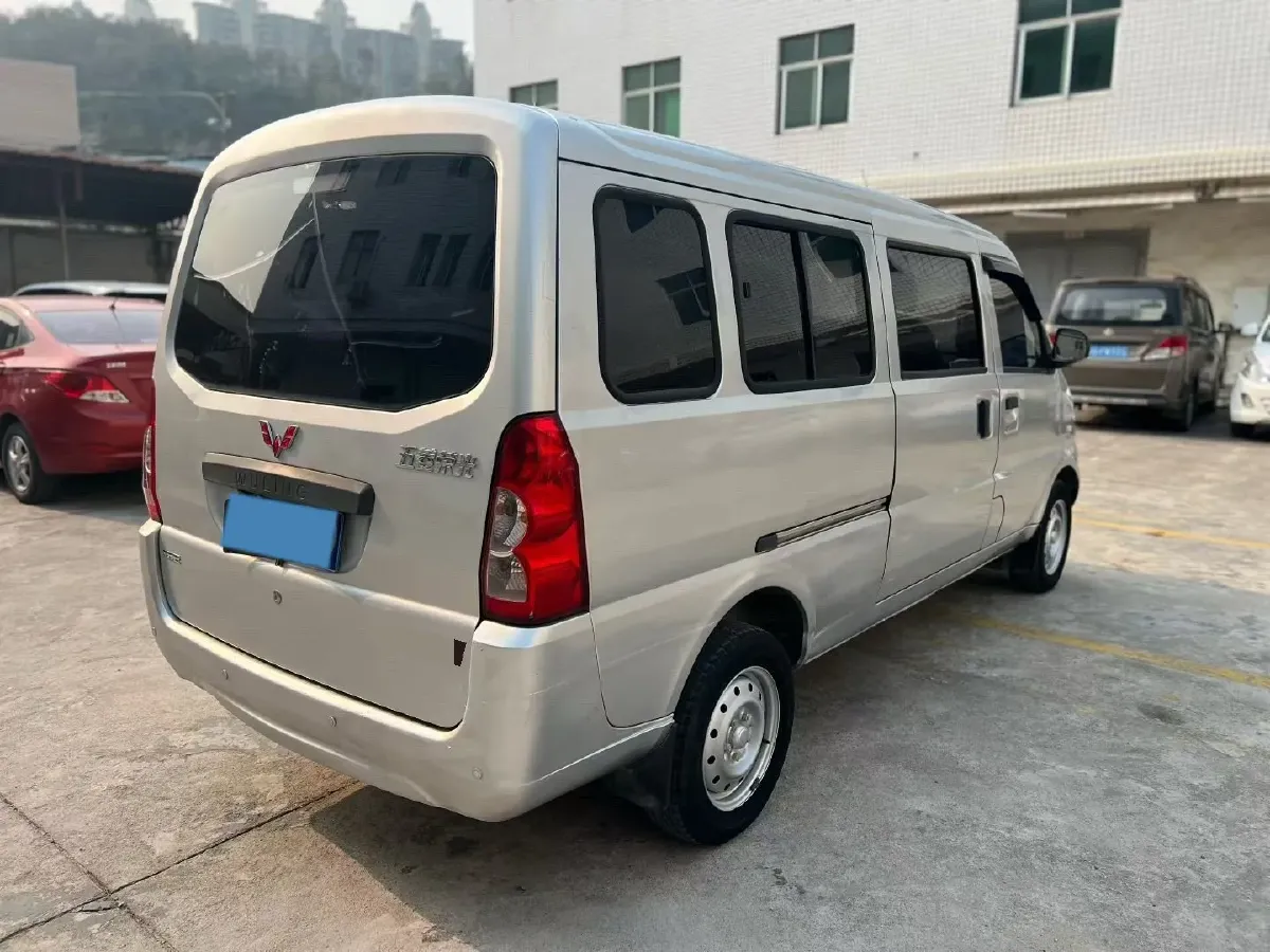 2019 WuLing RongGuang 1.5L 107HP L4 5MT,autocango,china used car exporter,china ev exporter,chinese used car exporter,chinese used ev exporter