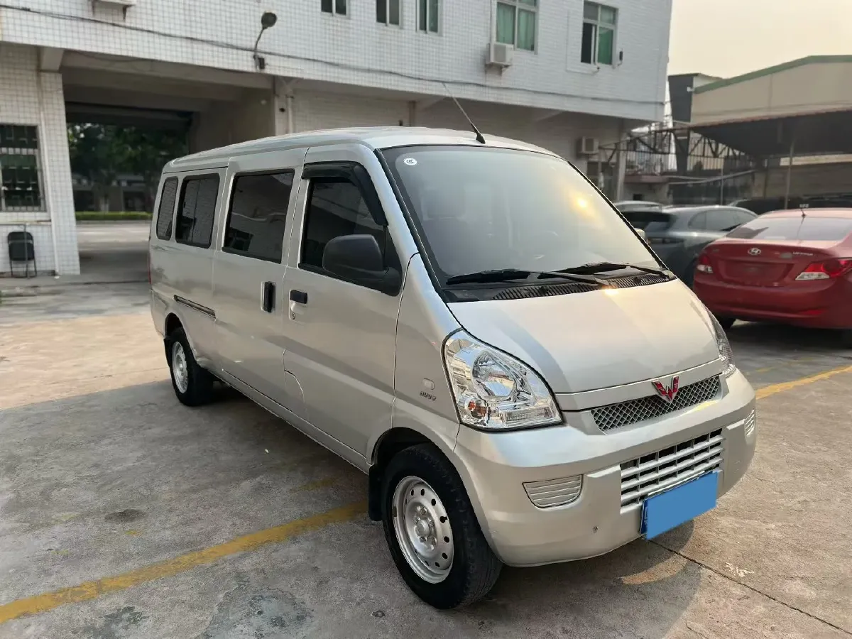 2019 WuLing RongGuang 1.5L 107HP L4 5MT,autocango,china used car exporter,china ev exporter,chinese used car exporter,chinese used ev exporter