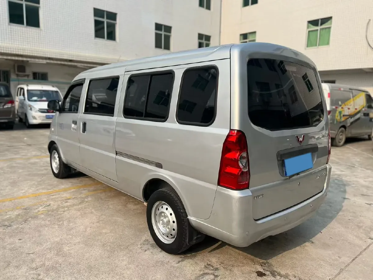 2019 WuLing RongGuang 1.5L 107HP L4 5MT,autocango,china used car exporter,china ev exporter,chinese used car exporter,chinese used ev exporter