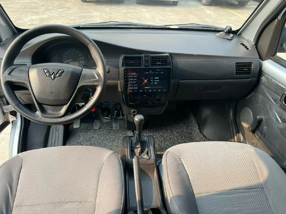2019 WuLing RongGuang 1.5L 107HP L4 5MT,autocango,china used car exporter,china ev exporter,chinese used car exporter,chinese used ev exporter