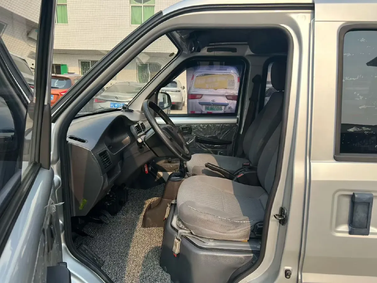 2019 WuLing RongGuang 1.5L 107HP L4 5MT,autocango,china used car exporter,china ev exporter,chinese used car exporter,chinese used ev exporter