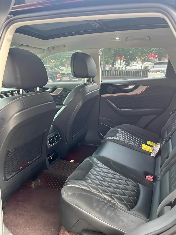 2022 HongQi HS5 2.0T 224HP L4 6AT,autocango,china used car exporter,china ev exporter,chinese used car exporter,chinese used ev exporter