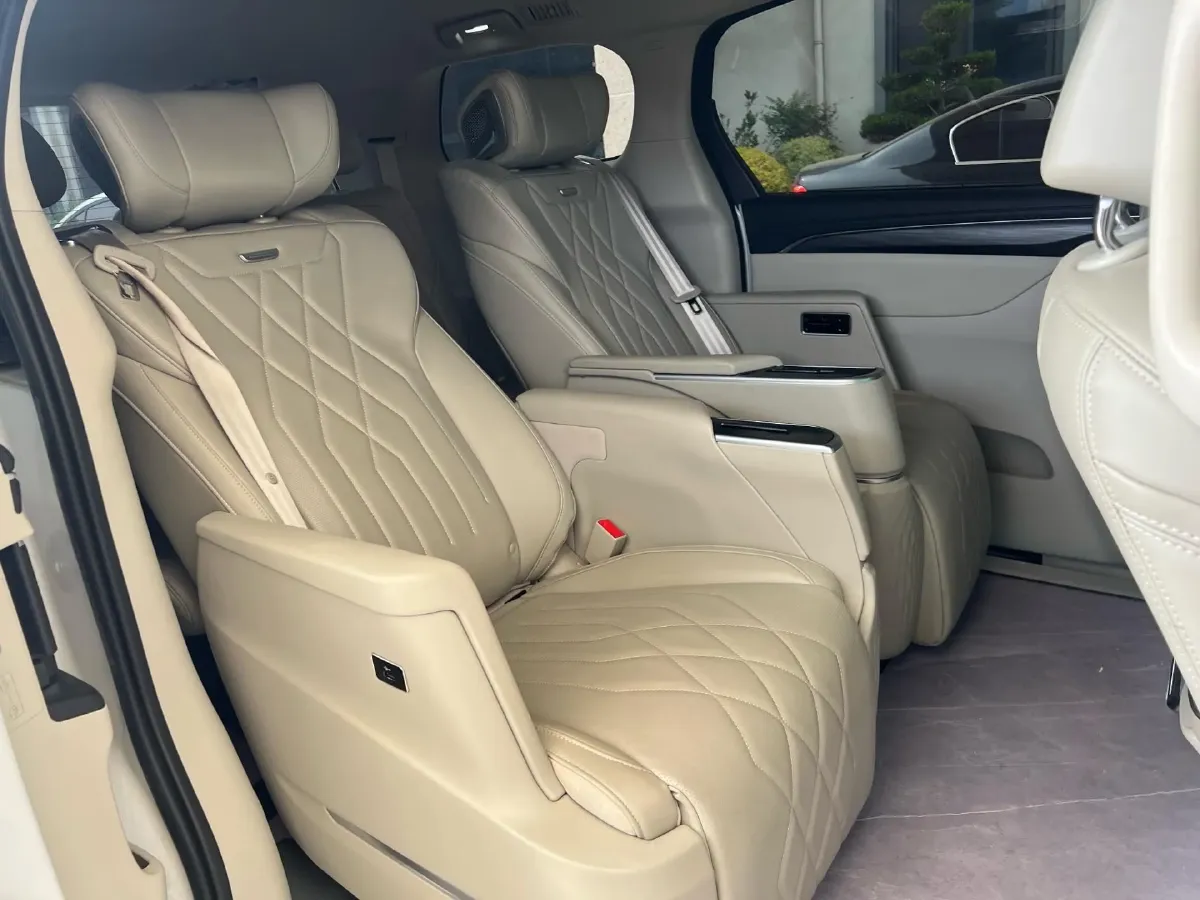 2023 Buick GL8 2.0T 237HP L4 9AT,autocango,china used car exporter,china ev exporter,chinese used car exporter,chinese used ev exporter