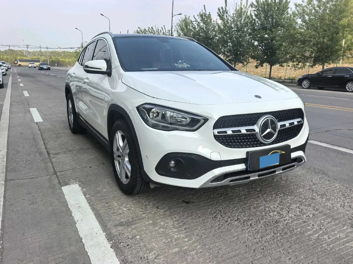 2022 Mercedes-Benz GLA Class 1.3T 136HP L4 7DCT,autocango,china used car exporter,china ev exporter,chinese used car exporter,chinese used ev exporter
