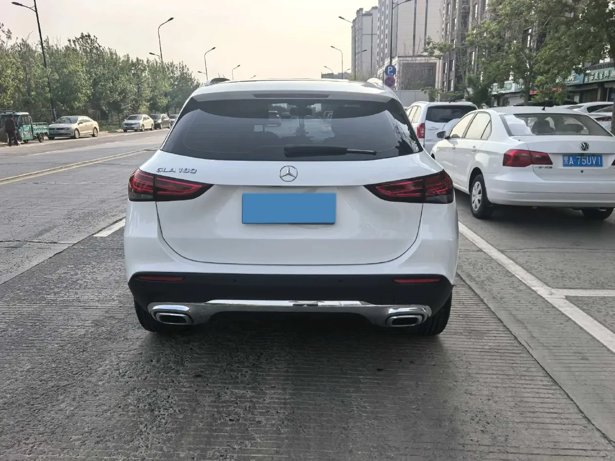 2022 Mercedes-Benz GLA Class 1.3T 136HP L4 7DCT,autocango,china used car exporter,china ev exporter,chinese used car exporter,chinese used ev exporter