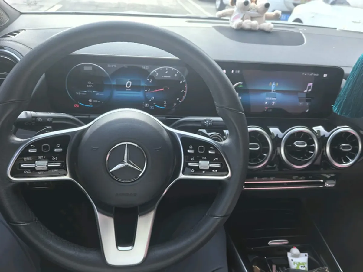 2022 Mercedes-Benz GLA Class 1.3T 136HP L4 7DCT,autocango,china used car exporter,china ev exporter,chinese used car exporter,chinese used ev exporter