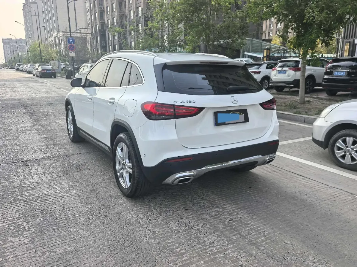 2022 Mercedes-Benz GLA Class 1.3T 136HP L4 7DCT,autocango,china used car exporter,china ev exporter,chinese used car exporter,chinese used ev exporter