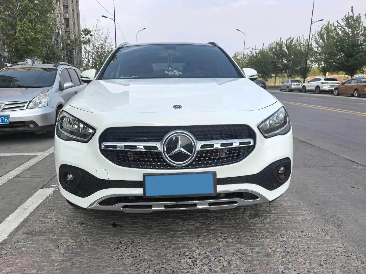 2022 Mercedes-Benz GLA Class 1.3T 136HP L4 7DCT,autocango,china used car exporter,china ev exporter,chinese used car exporter,chinese used ev exporter