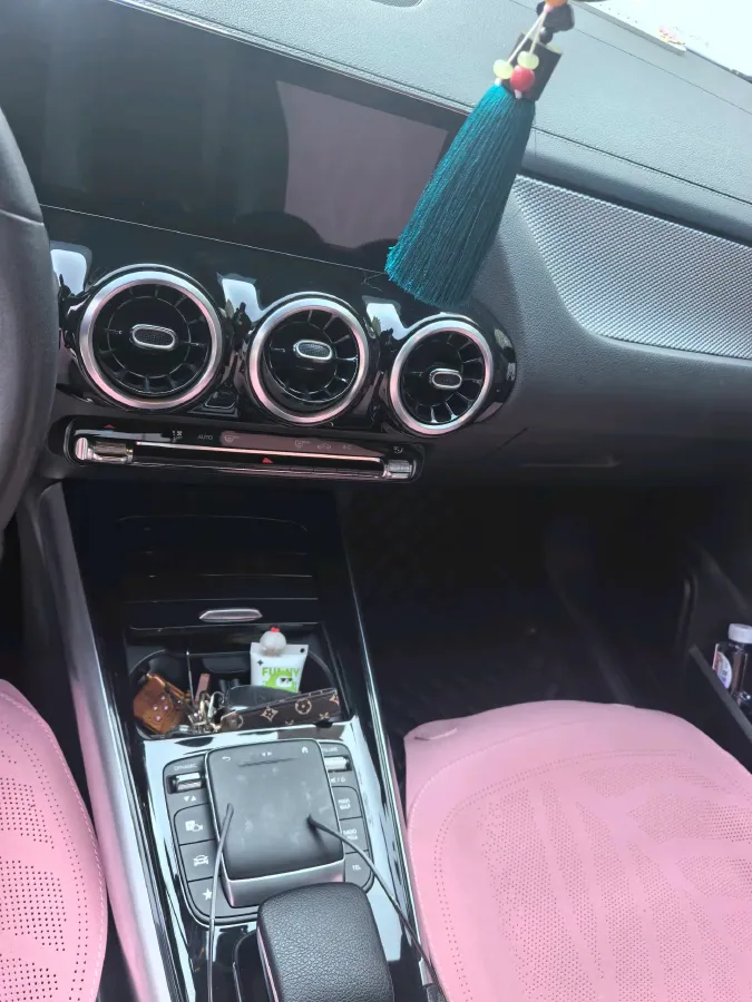 2022 Mercedes-Benz GLA Class 1.3T 136HP L4 7DCT,autocango,china used car exporter,china ev exporter,chinese used car exporter,chinese used ev exporter