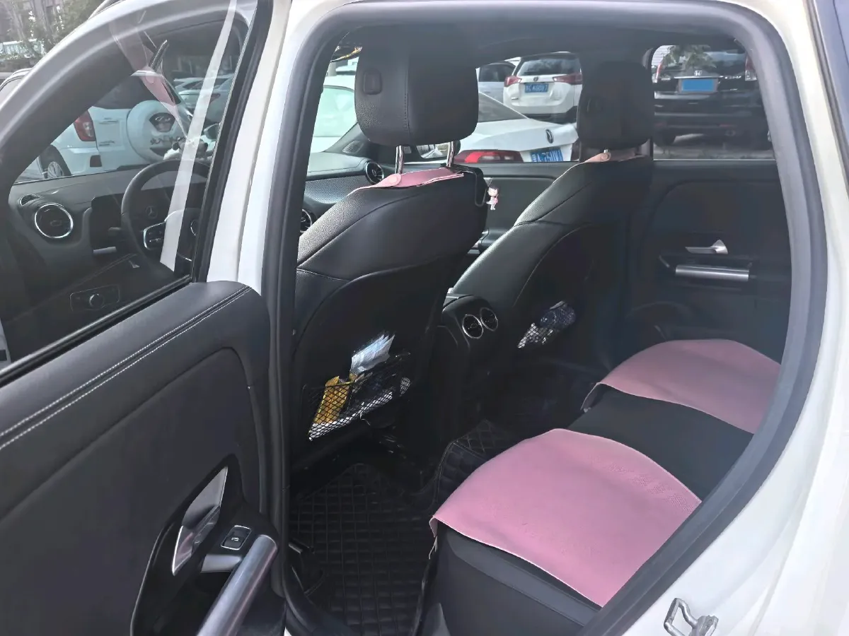 2022 Mercedes-Benz GLA Class 1.3T 136HP L4 7DCT,autocango,china used car exporter,china ev exporter,chinese used car exporter,chinese used ev exporter