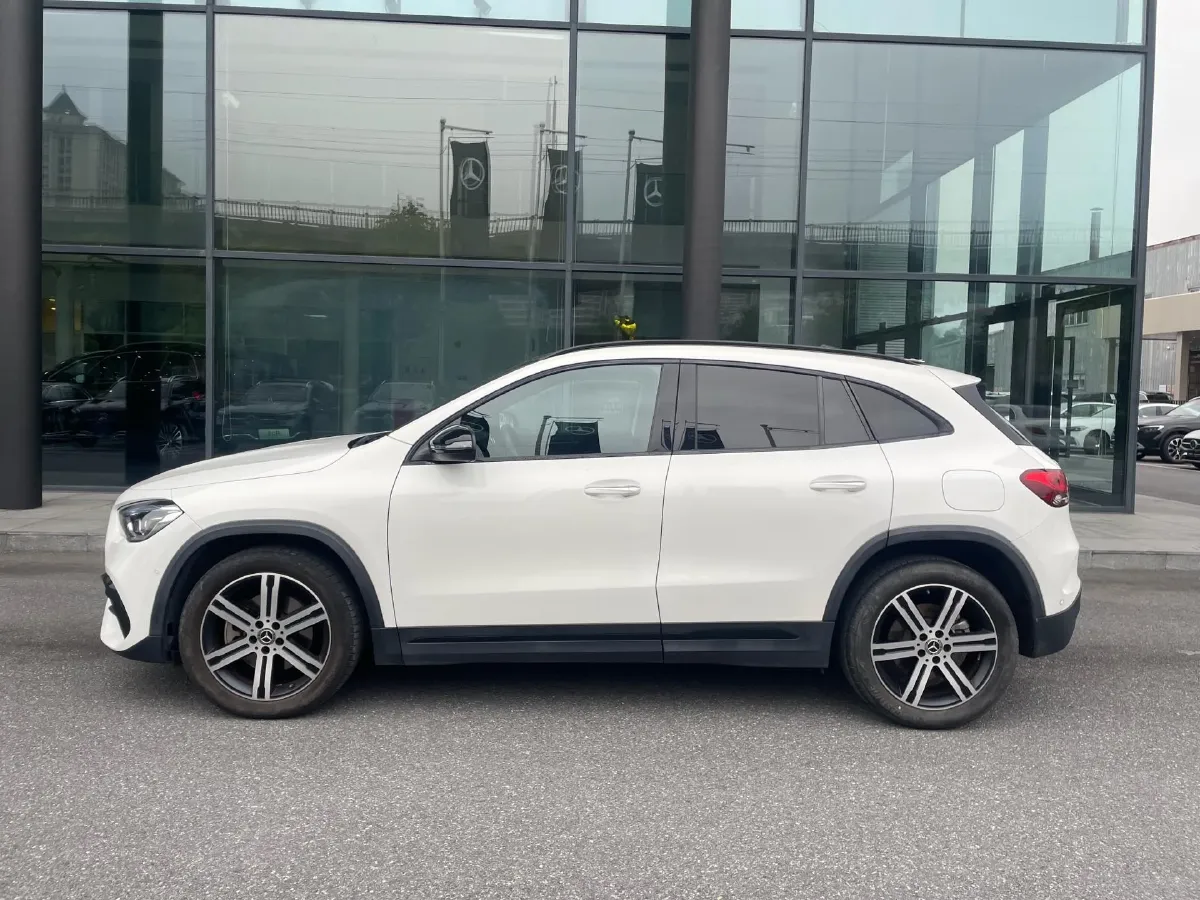 2022 Mercedes-Benz GLA Class 2.0T 190HP L4 8DCT,autocango,china used car exporter,china ev exporter,chinese used car exporter,chinese used ev exporter