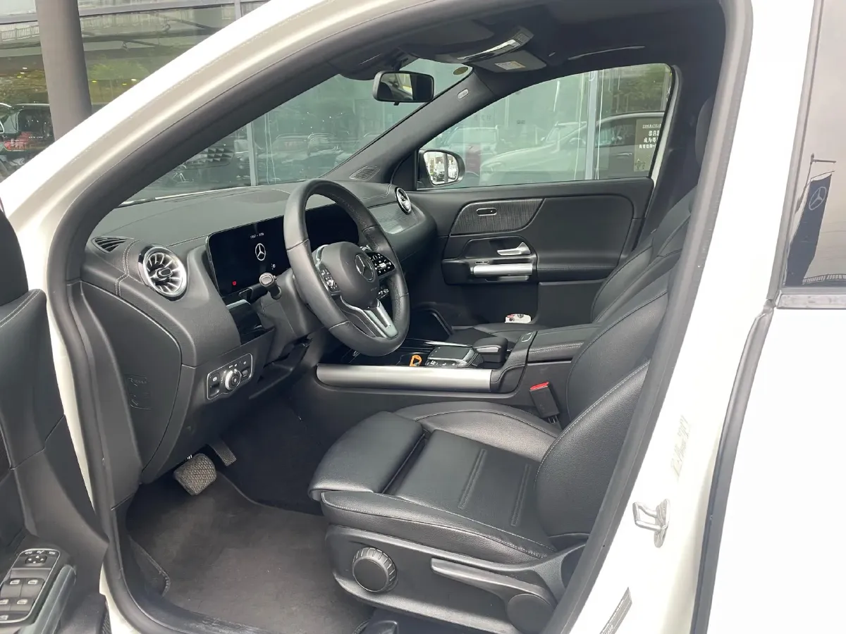 2022 Mercedes-Benz GLA Class 2.0T 190HP L4 8DCT,autocango,china used car exporter,china ev exporter,chinese used car exporter,chinese used ev exporter