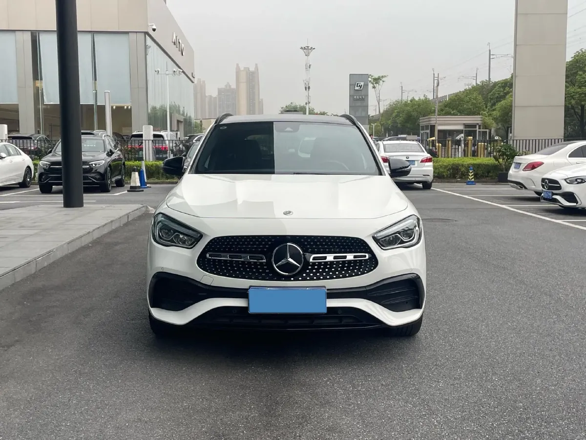 2022 Mercedes-Benz GLA Class 2.0T 190HP L4 8DCT,autocango,china used car exporter,china ev exporter,chinese used car exporter,chinese used ev exporter