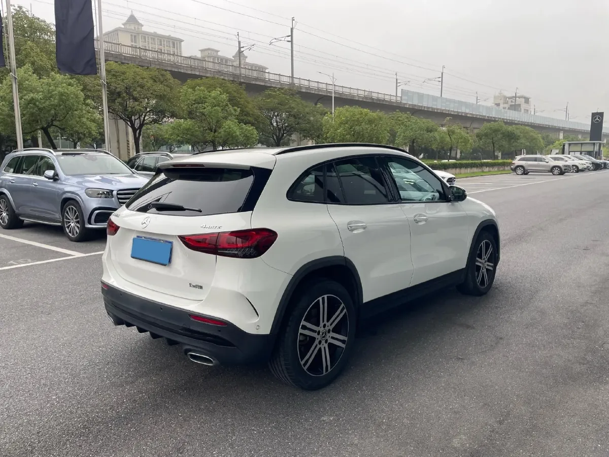 2022 Mercedes-Benz GLA Class 2.0T 190HP L4 8DCT,autocango,china used car exporter,china ev exporter,chinese used car exporter,chinese used ev exporter