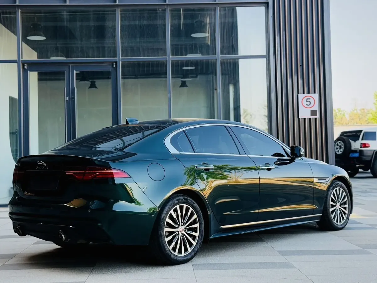 2022 Jaguar XEL 2.0T 200HP L4 8AT,autocango,china used car exporter,china ev exporter,chinese used car exporter,chinese used ev exporter