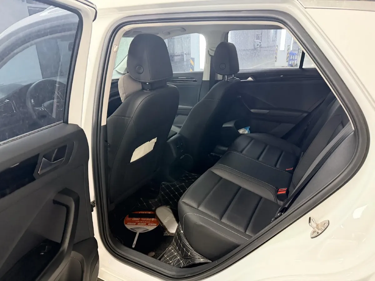 2021 Volkswagen T-Roc 1.4T 150HP L4 7DCT,autocango,china used car exporter,china ev exporter,chinese used car exporter,chinese used ev exporter