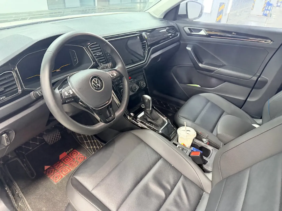 2021 Volkswagen T-Roc 1.4T 150HP L4 7DCT,autocango,china used car exporter,china ev exporter,chinese used car exporter,chinese used ev exporter