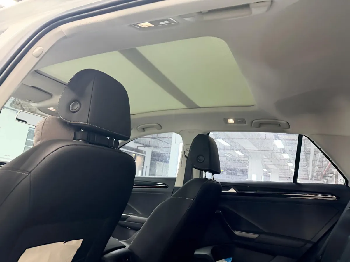 2021 Volkswagen T-Roc 1.4T 150HP L4 7DCT,autocango,china used car exporter,china ev exporter,chinese used car exporter,chinese used ev exporter