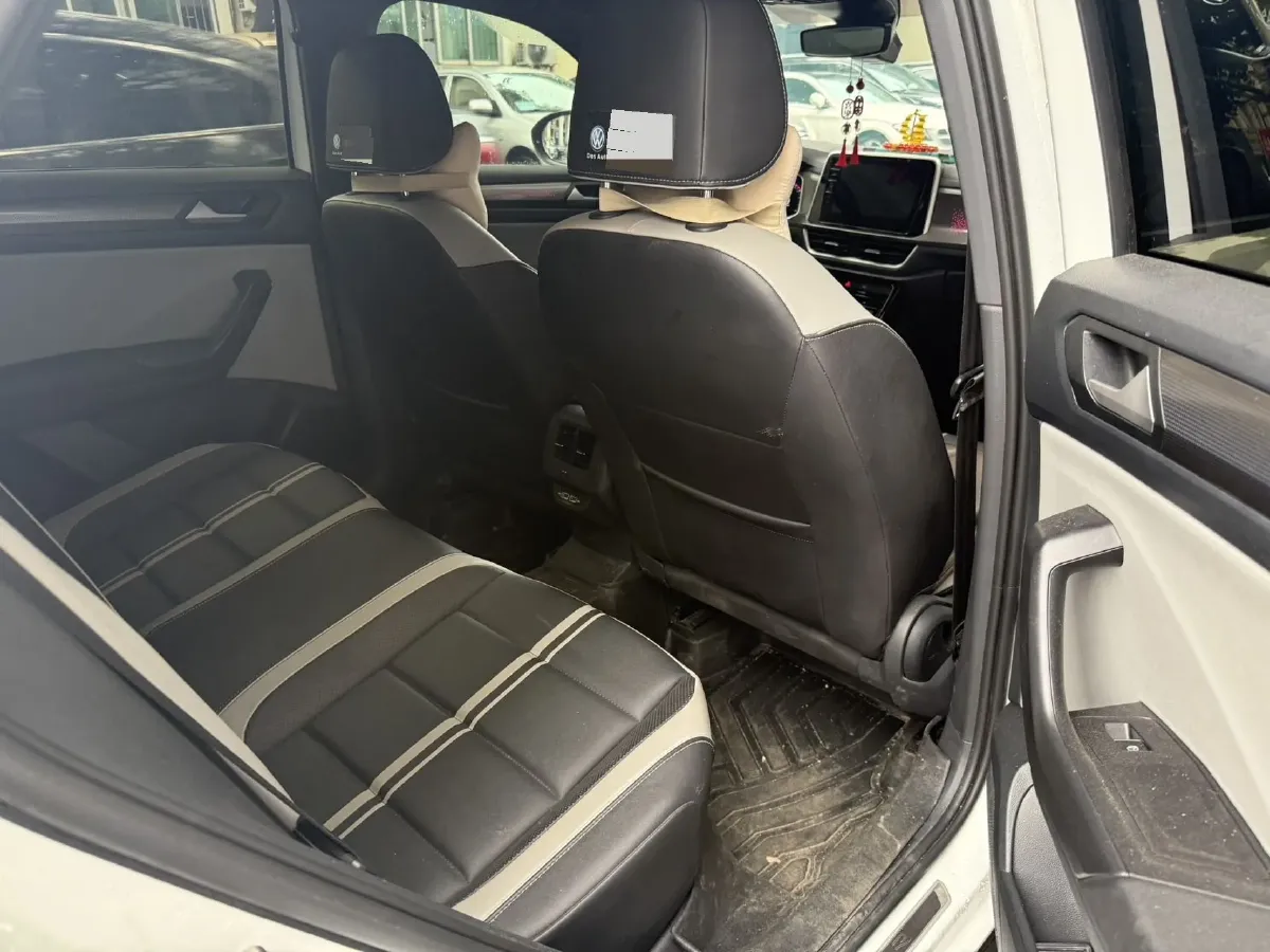 2023 Volkswagen T-Roc 1.5T 160HP L4 7DCT,autocango,china used car exporter,china ev exporter,chinese used car exporter,chinese used ev exporter