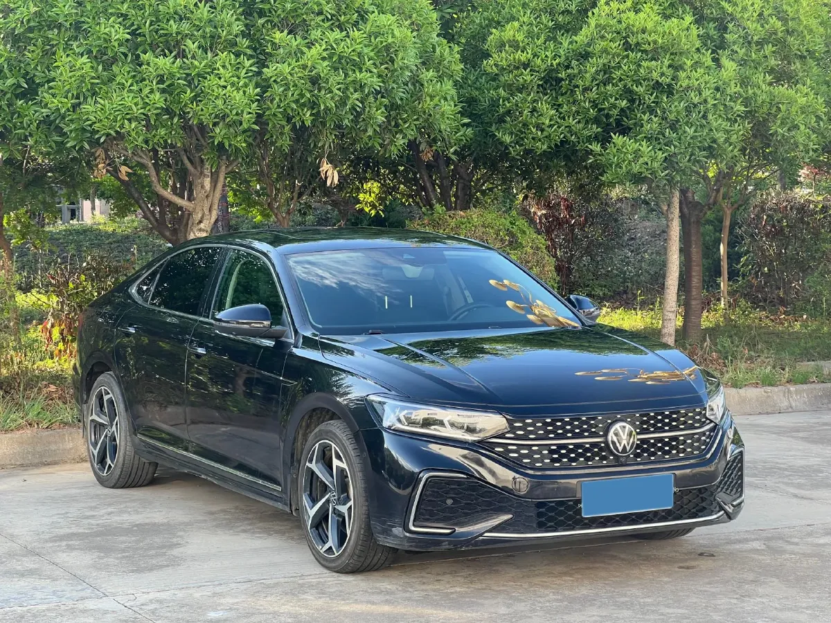 2023 Volkswagen Passat 2.0T 186HP L4 7DCT,autocango,china used car exporter,china ev exporter,chinese used car exporter,chinese used ev exporter