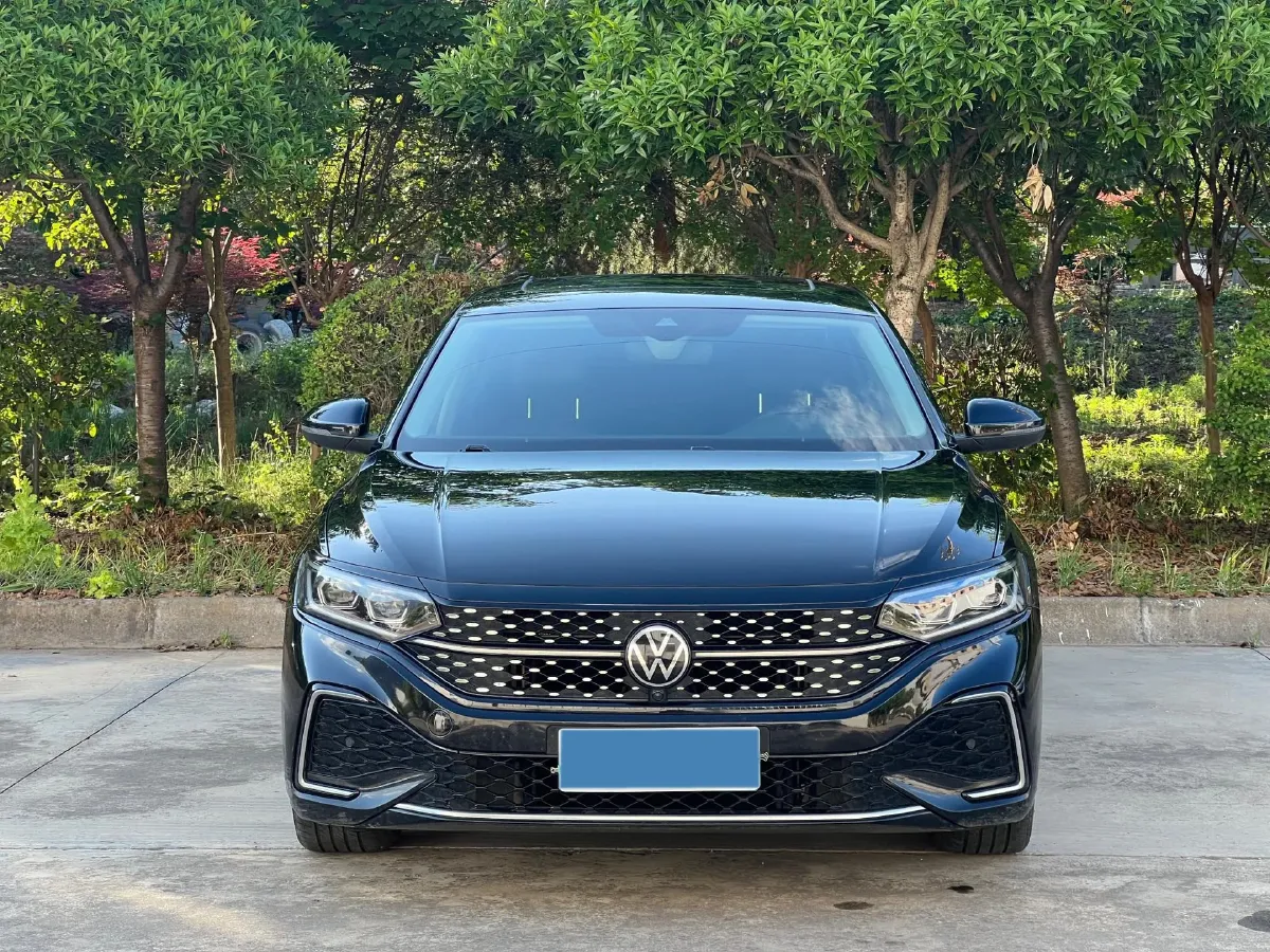 2023 Volkswagen Passat 2.0T 186HP L4 7DCT,autocango,china used car exporter,china ev exporter,chinese used car exporter,chinese used ev exporter