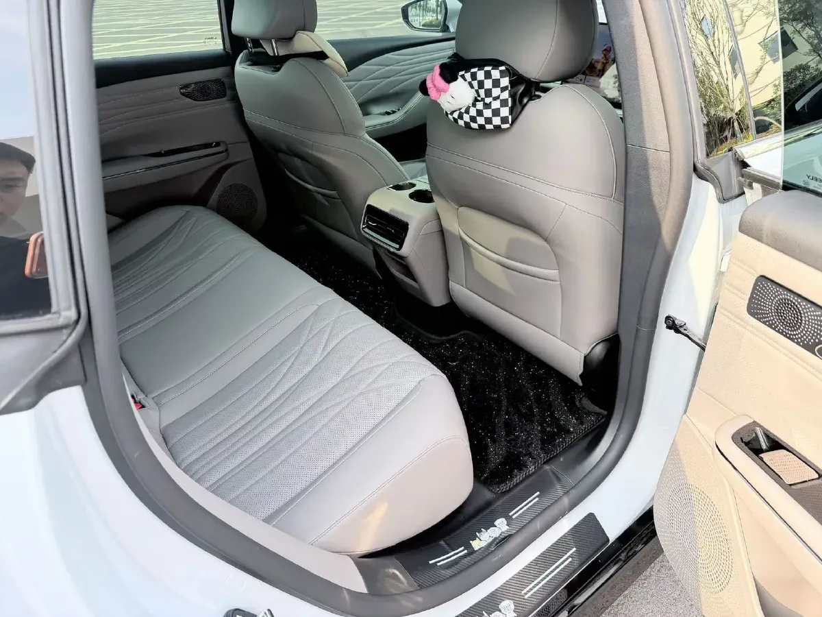 2025 Geely Galaxy Starshine 8 1.5L 112HP L4 1DHT PHEV,autocango,china used car exporter,china ev exporter,chinese used car exporter,chinese used ev exporter