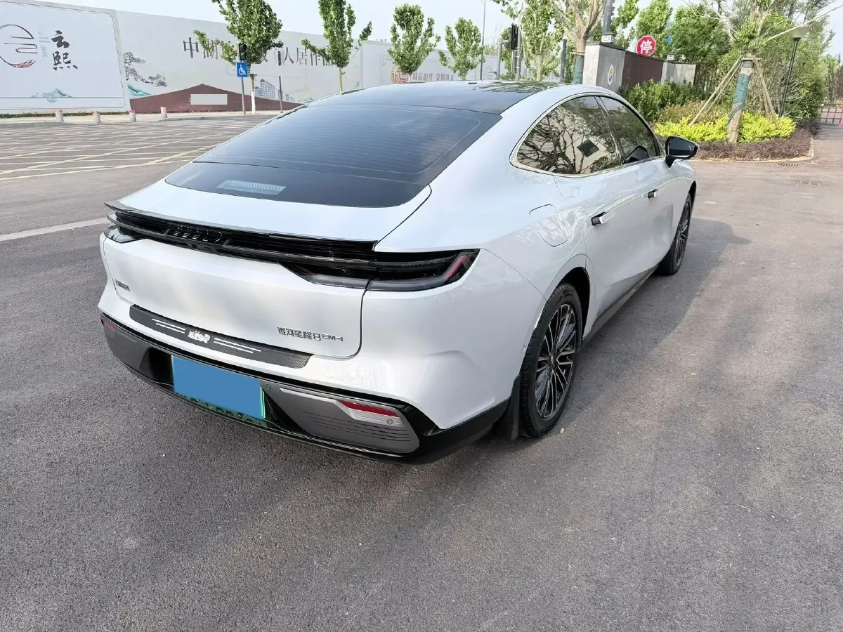 2025 Geely Galaxy Starshine 8 1.5L 112HP L4 1DHT PHEV,autocango,china used car exporter,china ev exporter,chinese used car exporter,chinese used ev exporter