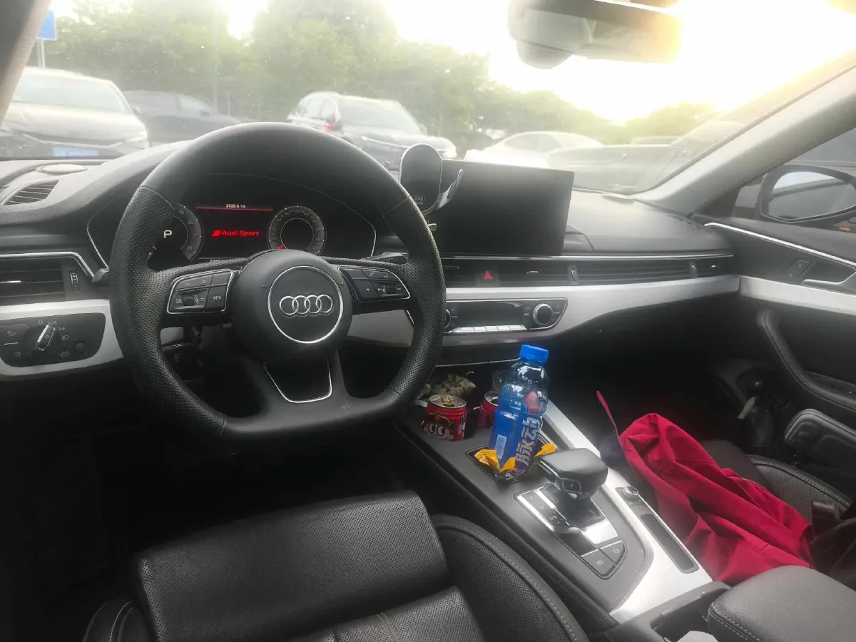 2022 Audi A4L 2.0T 190HP L4 7DCT,autocango,china used car exporter,china ev exporter,chinese used car exporter,chinese used ev exporter