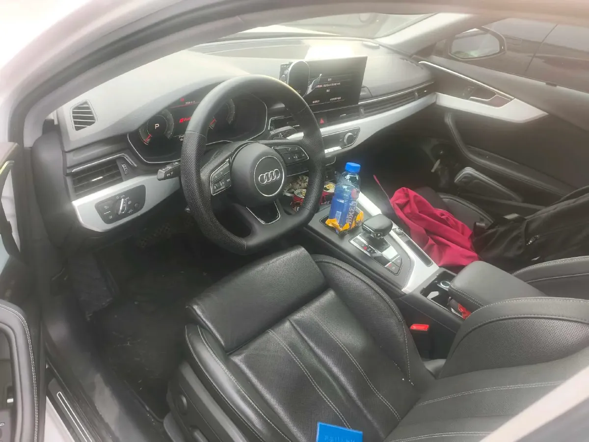 2022 Audi A4L 2.0T 190HP L4 7DCT,autocango,china used car exporter,china ev exporter,chinese used car exporter,chinese used ev exporter