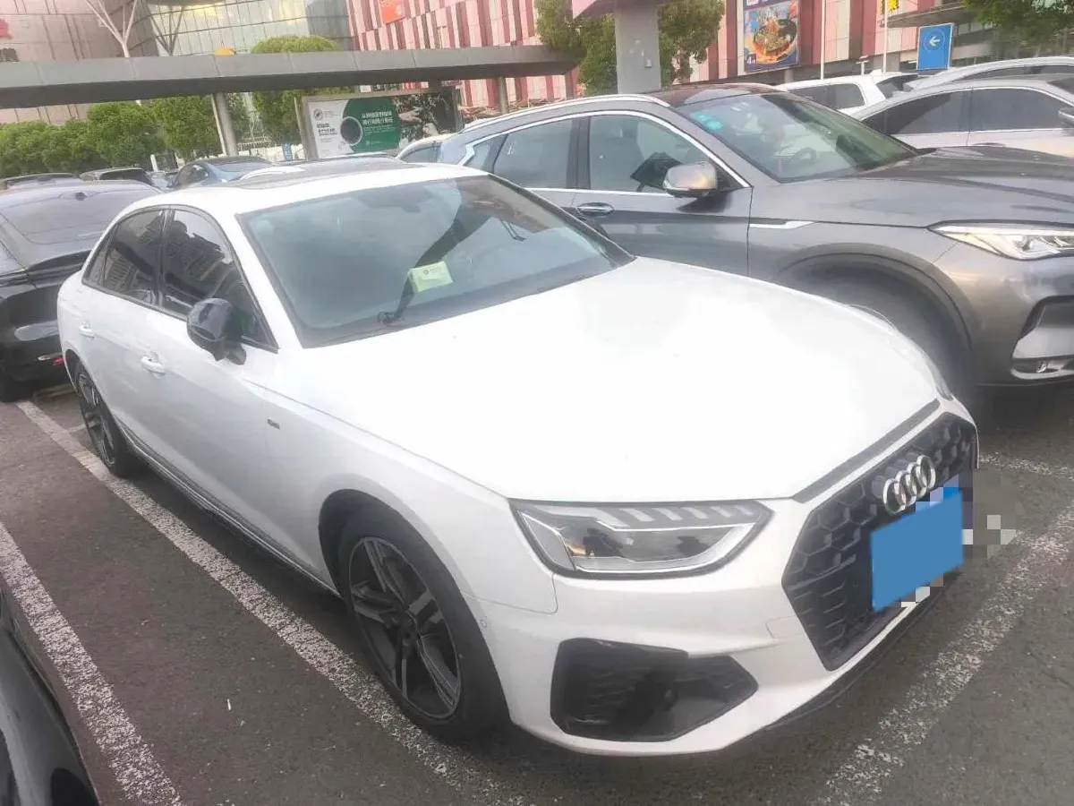 2022 Audi A4L 2.0T 190HP L4 7DCT,autocango,china used car exporter,china ev exporter,chinese used car exporter,chinese used ev exporter